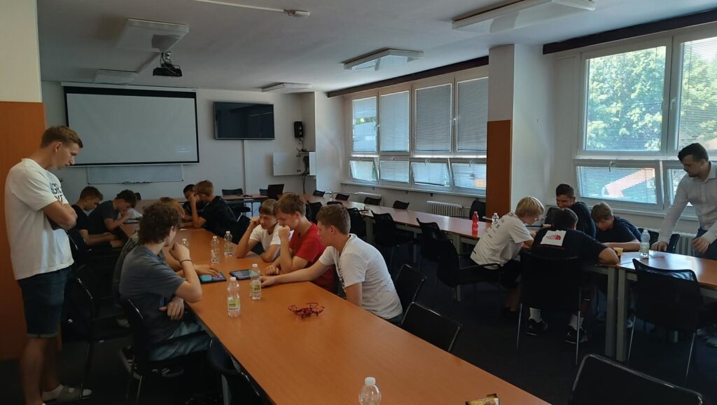 Svět dronů, VR a moderních technologií - Střední škola informatiky, poštovnictví a finančnictví Brno