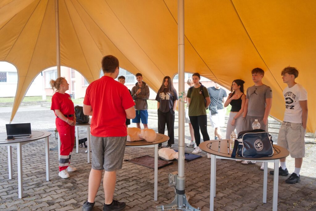 Projektový den POKOS - Střední škola informatiky, poštovnictví a finančnictví Brno