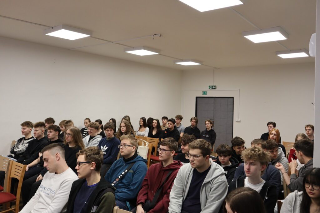 Kam po maturitě 2025 - Střední škola informatiky, poštovnictví a finančnictví Brno