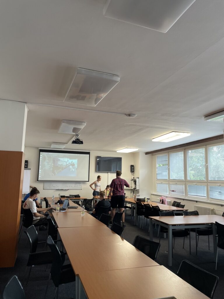 Svět dronů, VR a moderních technologií - Střední škola informatiky, poštovnictví a finančnictví Brno
