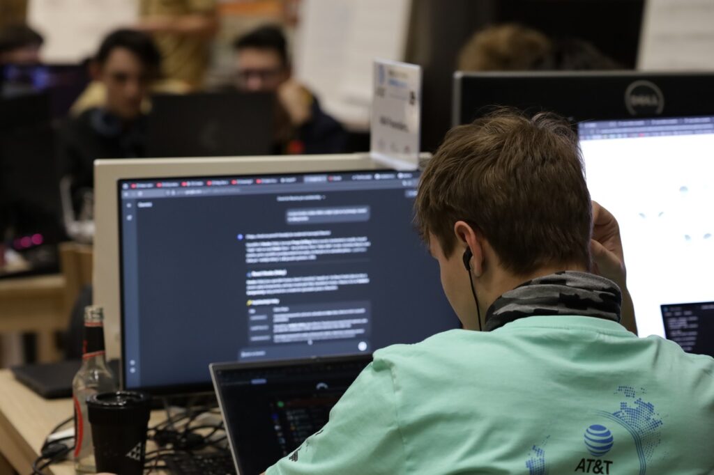 Hackathon Junior 2025 - Střední škola informatiky, poštovnictví a finančnictví Brno