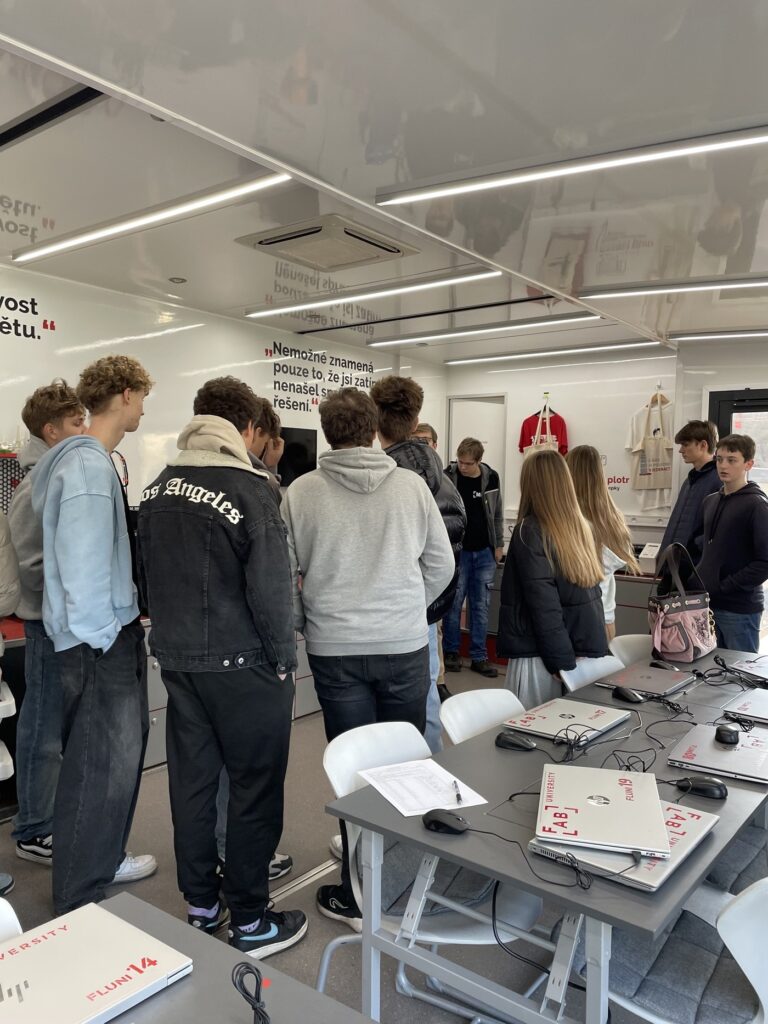 FabLab University - Střední škola informatiky, poštovnictví a finančnictví Brno