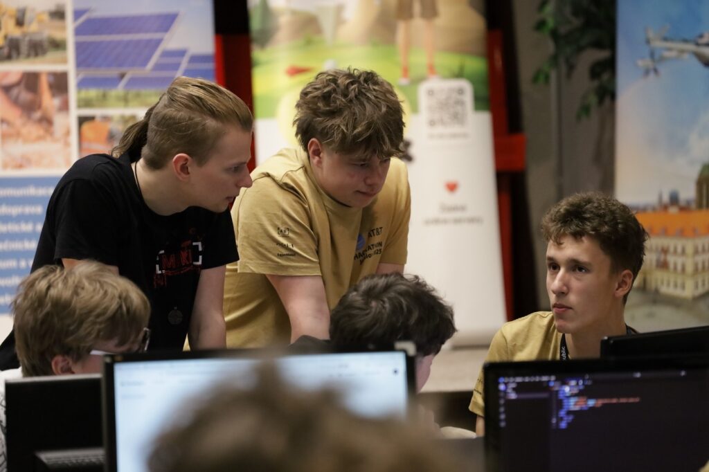 Hackathon Junior 2025 - Střední škola informatiky, poštovnictví a finančnictví Brno