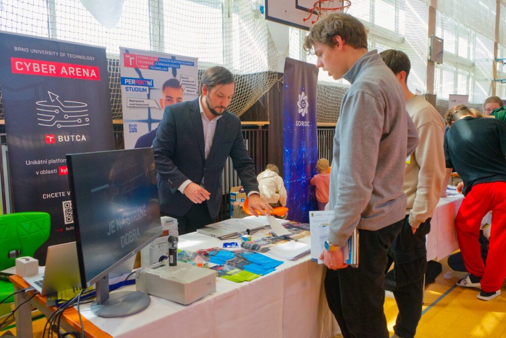 Job Fair - Střední škola informatiky, poštovnictví a finančnictví Brno