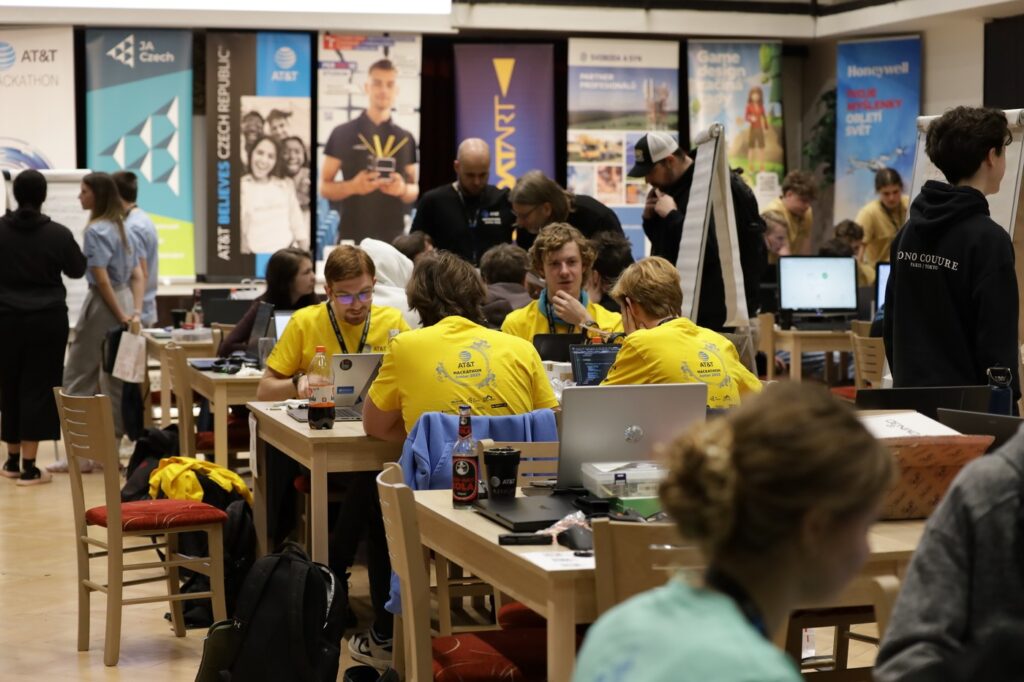 Hackathon Junior 2025 - Střední škola informatiky, poštovnictví a finančnictví Brno