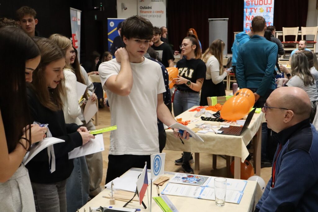 Kam po maturitě 2025 - Střední škola informatiky, poštovnictví a finančnictví Brno