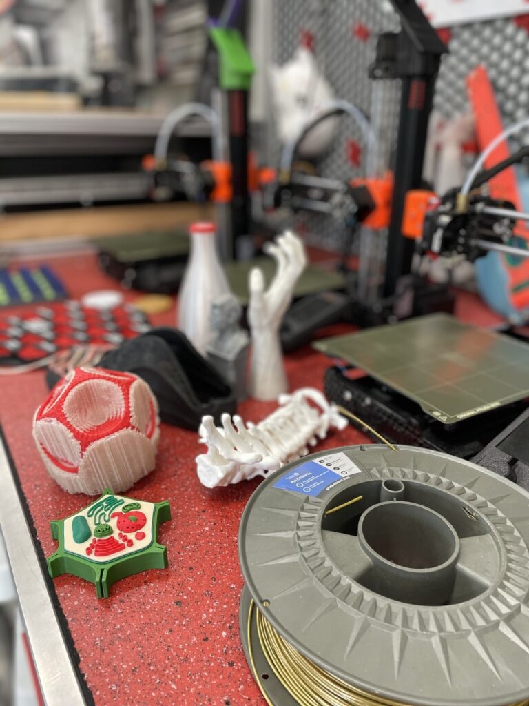 FabLab University - Střední škola informatiky, poštovnictví a finančnictví Brno