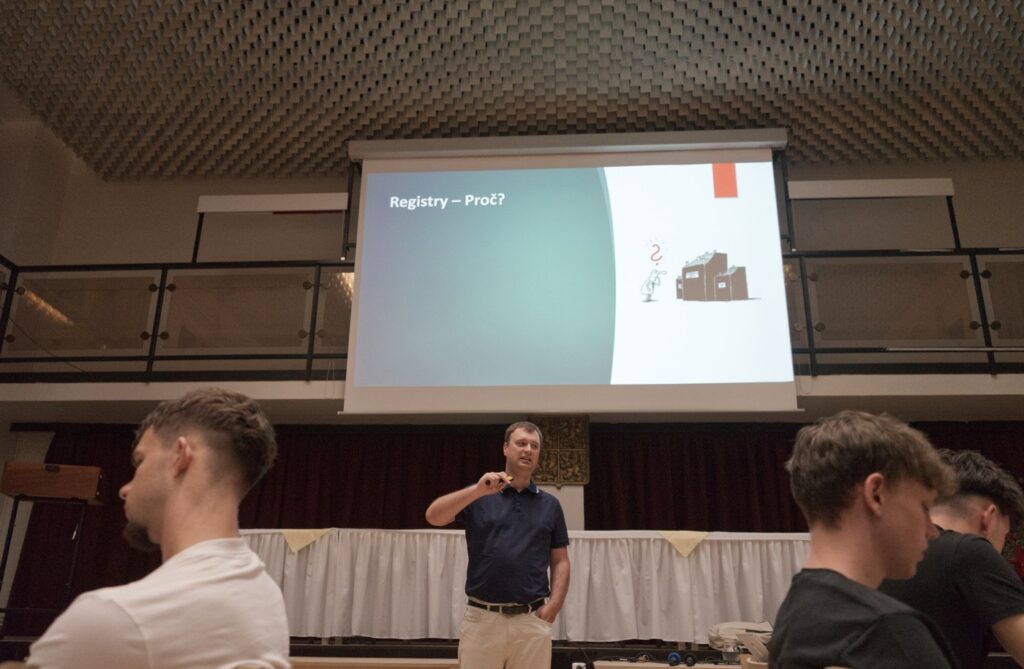 Problematické úvěry a registry - Střední škola informatiky, poštovnictví a finančnictví Brno
