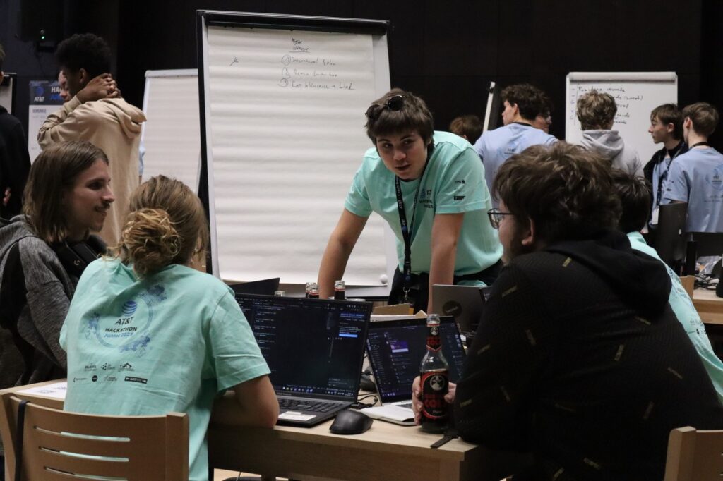 Hackathon Junior 2025 - Střední škola informatiky, poštovnictví a finančnictví Brno