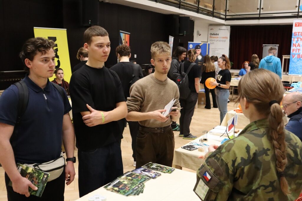 Kam po maturitě 2025 - Střední škola informatiky, poštovnictví a finančnictví Brno