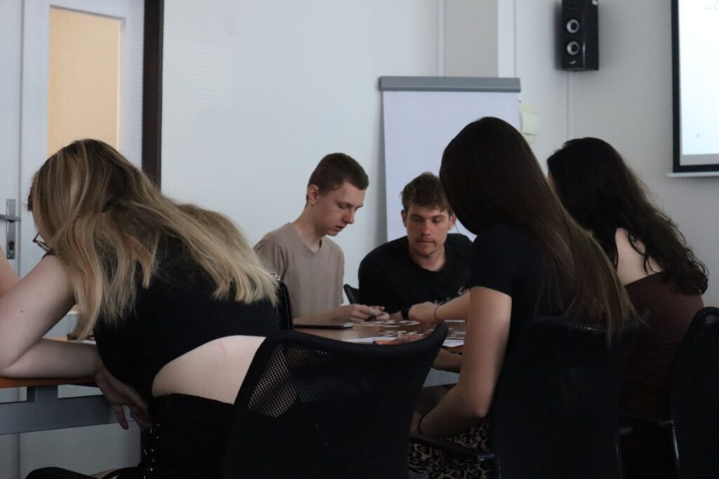 Workshop MUNI - Střední škola informatiky, poštovnictví a finančnictví Brno