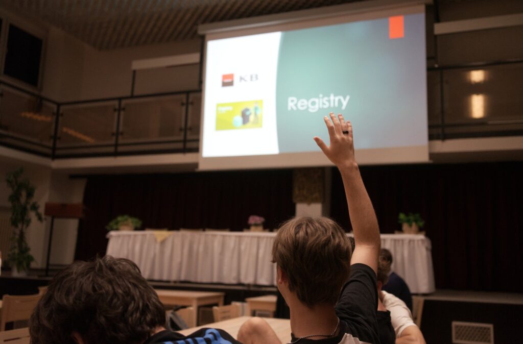Problematické úvěry a registry - Střední škola informatiky, poštovnictví a finančnictví Brno