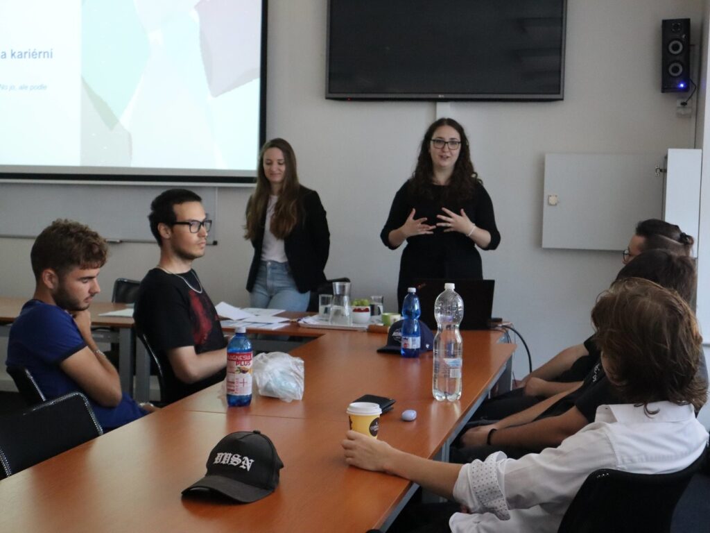 Workshop MUNI - Střední škola informatiky, poštovnictví a finančnictví Brno