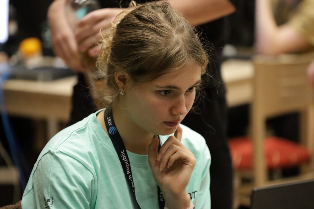 Hackathon Junior 2025 - Střední škola informatiky, poštovnictví a finančnictví Brno