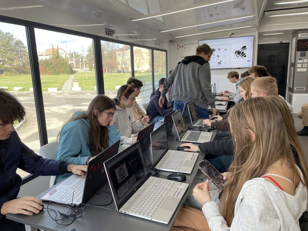 FabLab University - Střední škola informatiky, poštovnictví a finančnictví Brno