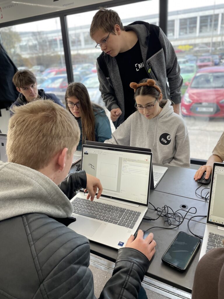 FabLab University - Střední škola informatiky, poštovnictví a finančnictví Brno