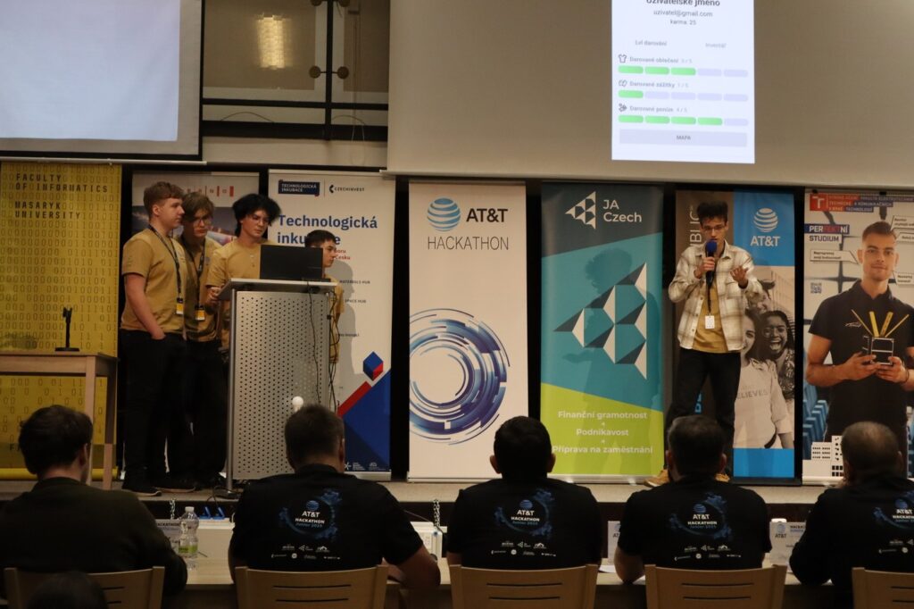 Hackathon Junior 2025 - Střední škola informatiky, poštovnictví a finančnictví Brno
