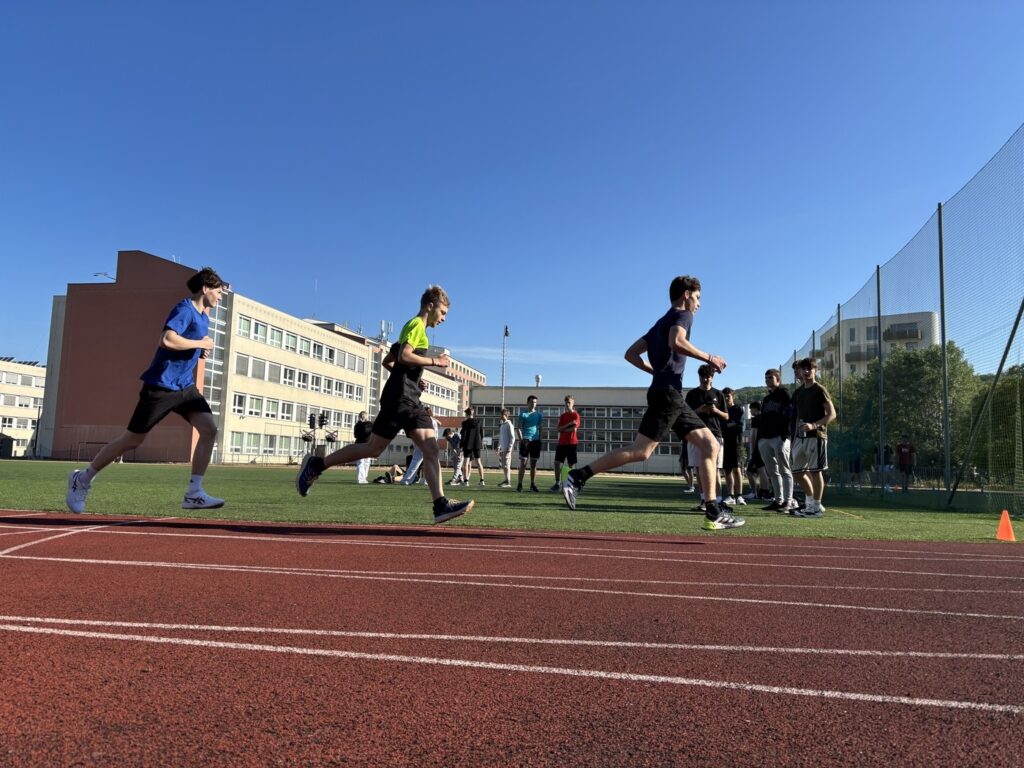 Atletický závod - Střední škola informatiky, poštovnictví a finančnictví Brno