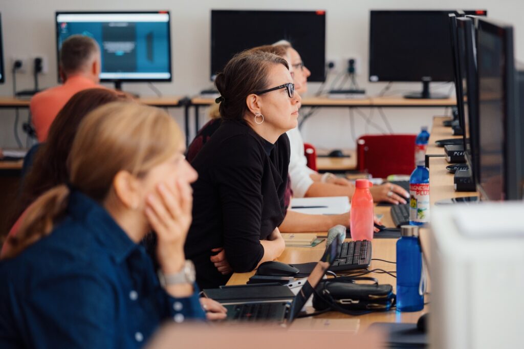 DIGINETWORK - Střední škola informatiky, poštovnictví a finančnictví Brno