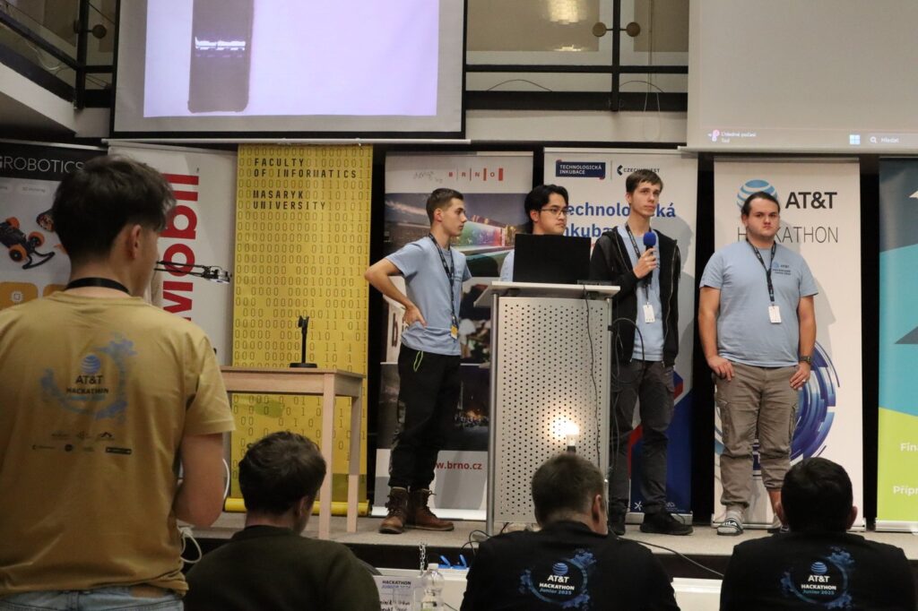 Hackathon Junior 2025 - Střední škola informatiky, poštovnictví a finančnictví Brno