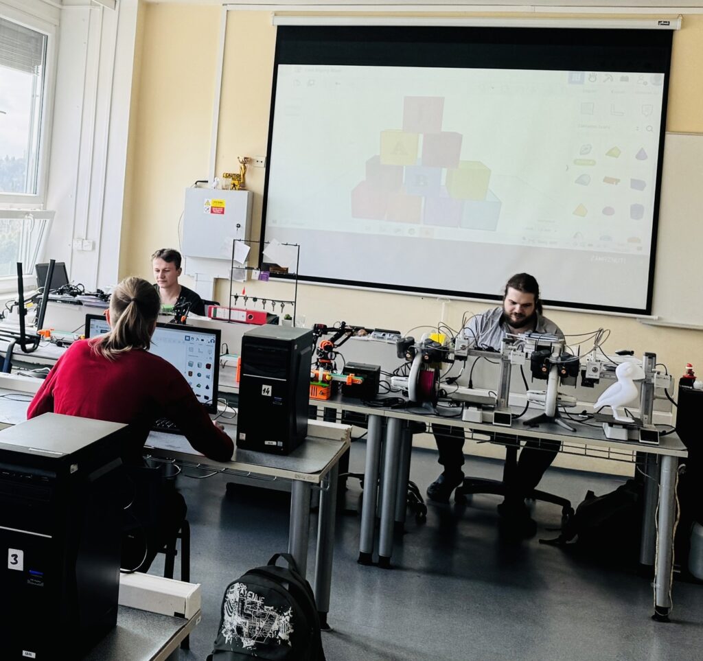Job Fair - Střední škola informatiky, poštovnictví a finančnictví Brno