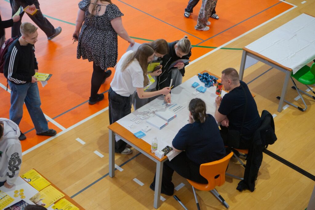 Job Fair - Střední škola informatiky, poštovnictví a finančnictví Brno