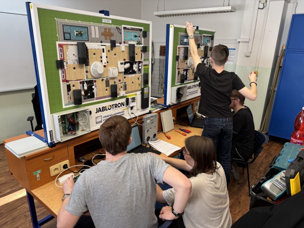 JABLOTRON CUP 2025 - Střední škola informatiky, poštovnictví a finančnictví Brno