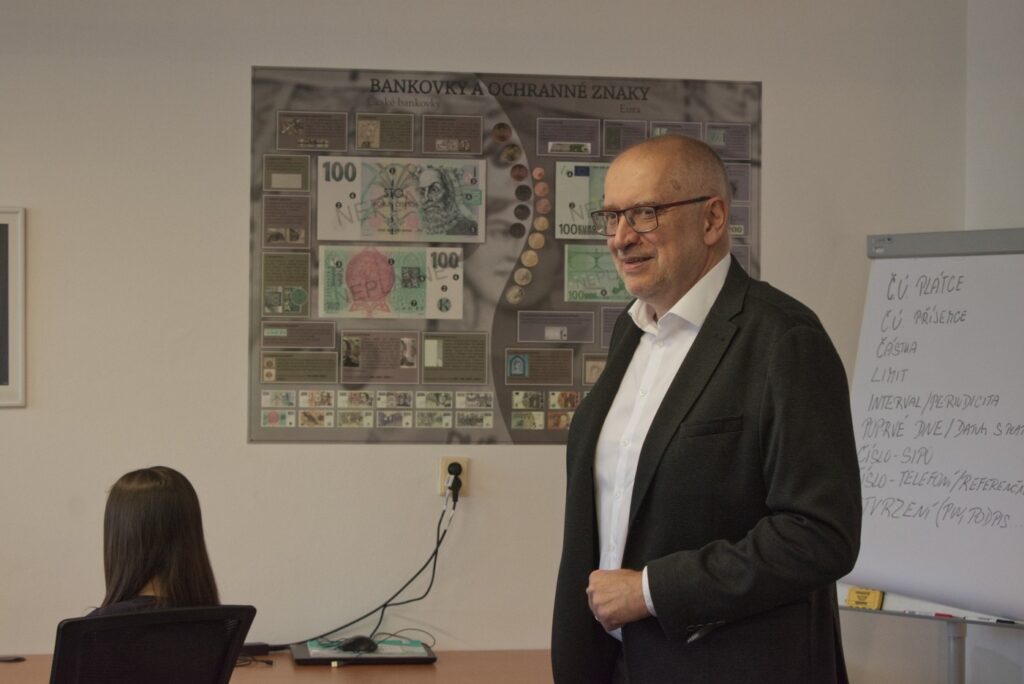 Návštěva ministra školství na naší škole - Střední škola informatiky, poštovnictví a finančnictví Brno