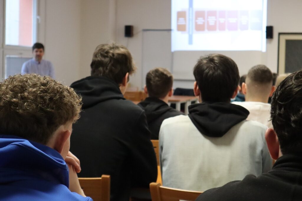 Přednáška Daně do škol - Střední škola informatiky, poštovnictví a finančnictví Brno