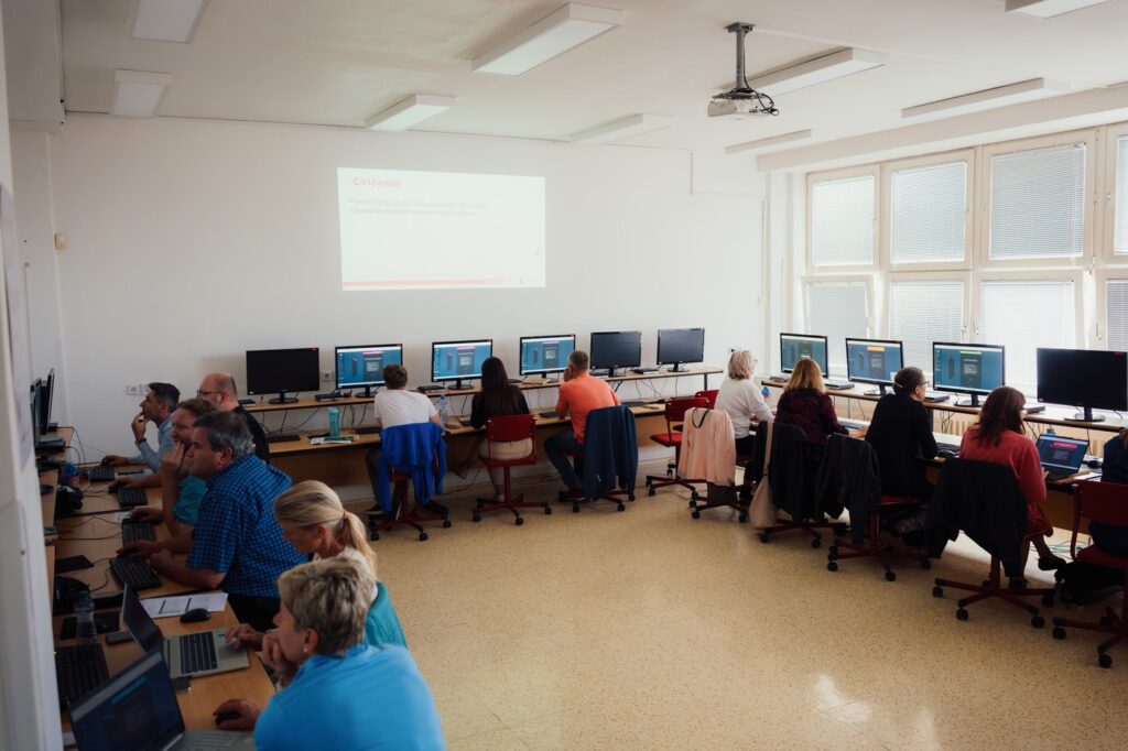 DIGINETWORK - Střední škola informatiky, poštovnictví a finančnictví Brno