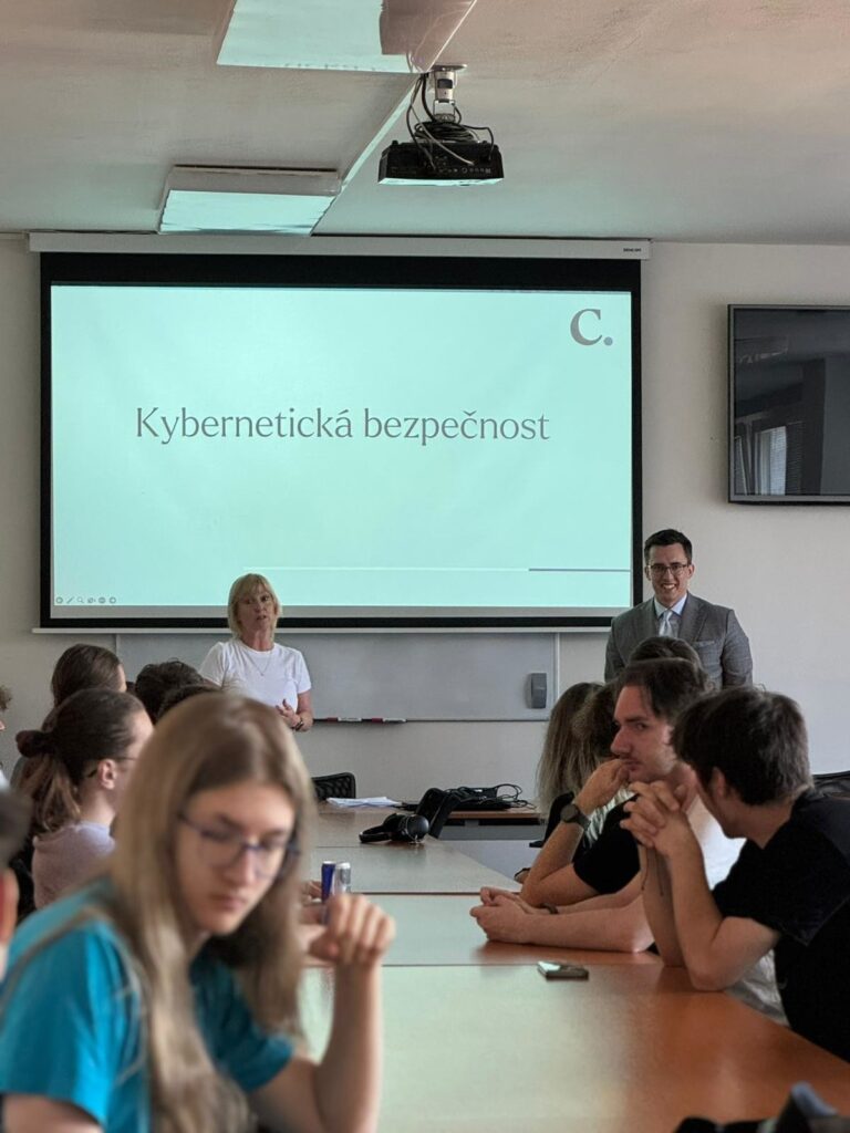 Beseda s advokátem - Střední škola informatiky, poštovnictví a finančnictví Brno
