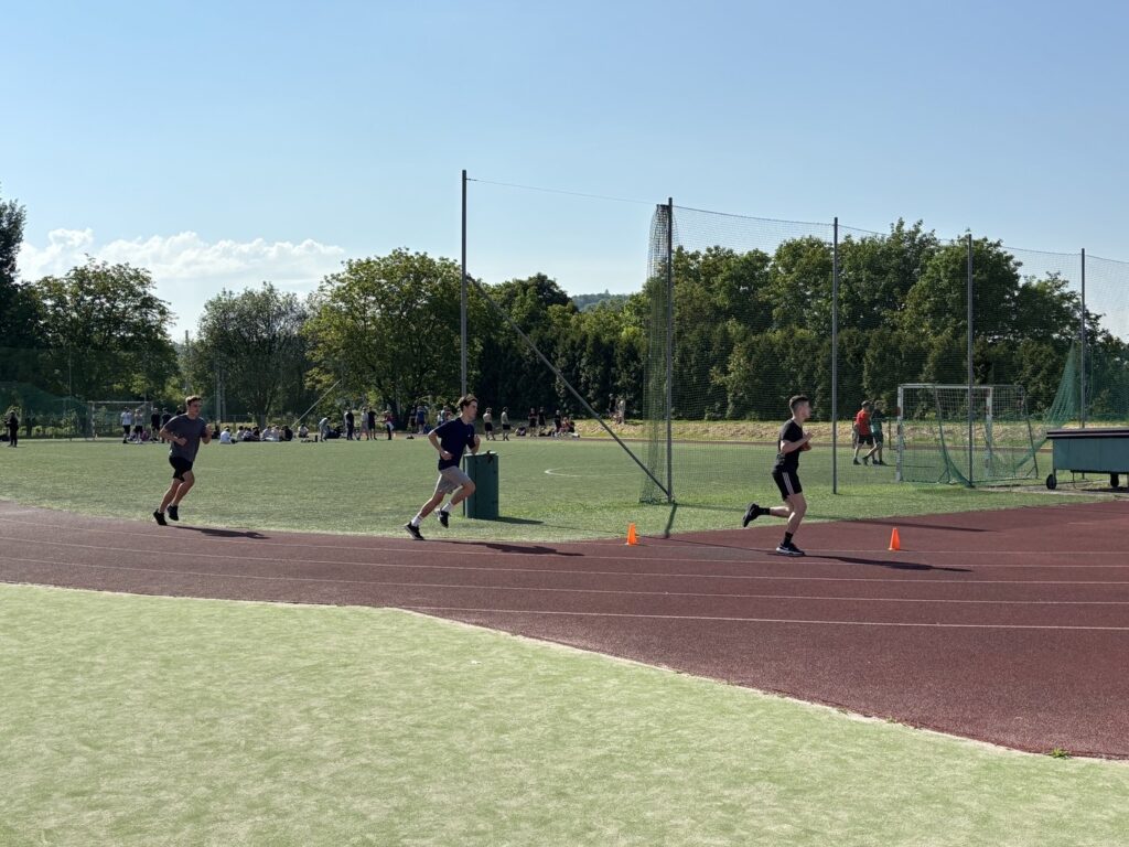 Atletický závod - Střední škola informatiky, poštovnictví a finančnictví Brno