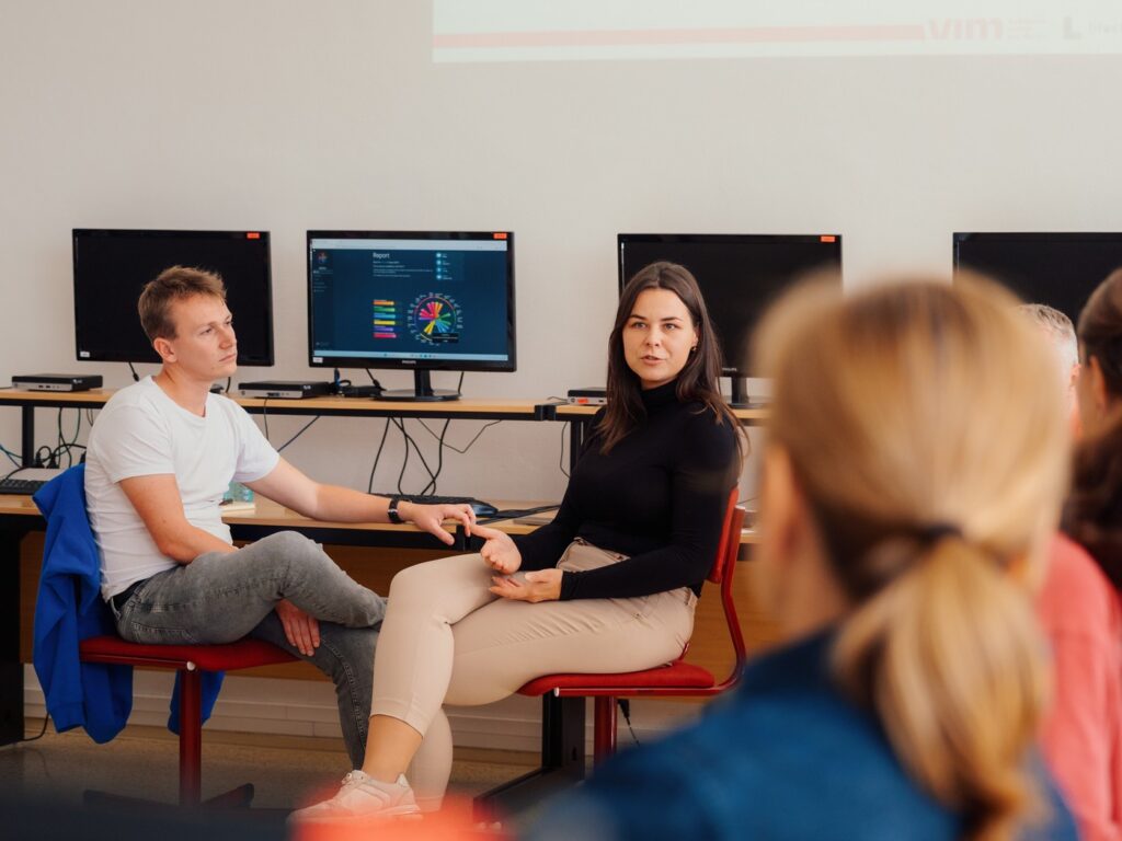 DIGINETWORK - Střední škola informatiky, poštovnictví a finančnictví Brno