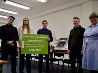 NOARK plní sny školám